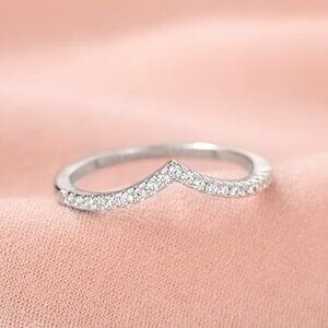 Simple V-shaped Sterling Silver and Cubic Zirconia Ring Size 7.5